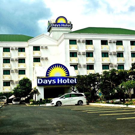 Days Hotel By Wyndham Batangas Bagian luar foto
