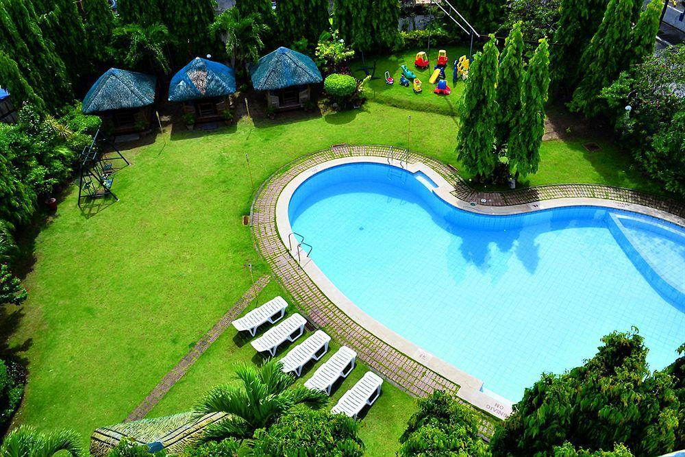 Days Hotel By Wyndham Batangas Bagian luar foto