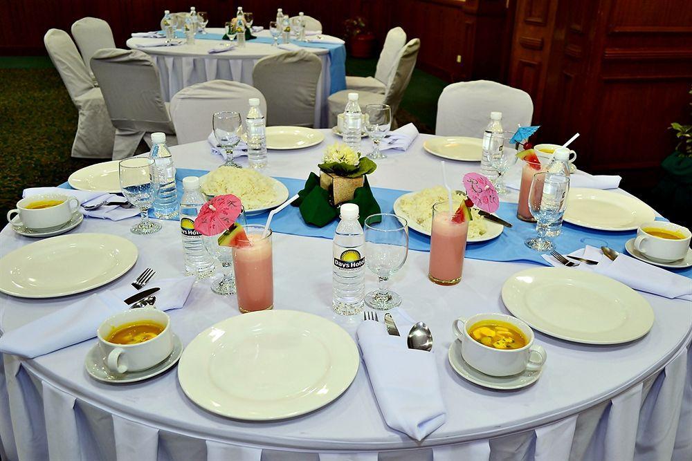 Days Hotel By Wyndham Batangas Bagian luar foto