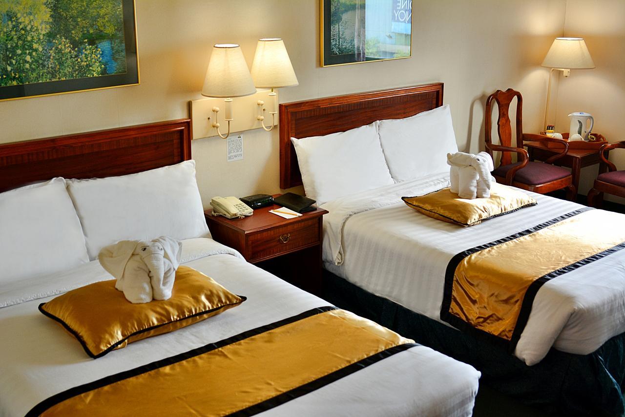Days Hotel By Wyndham Batangas Bagian luar foto