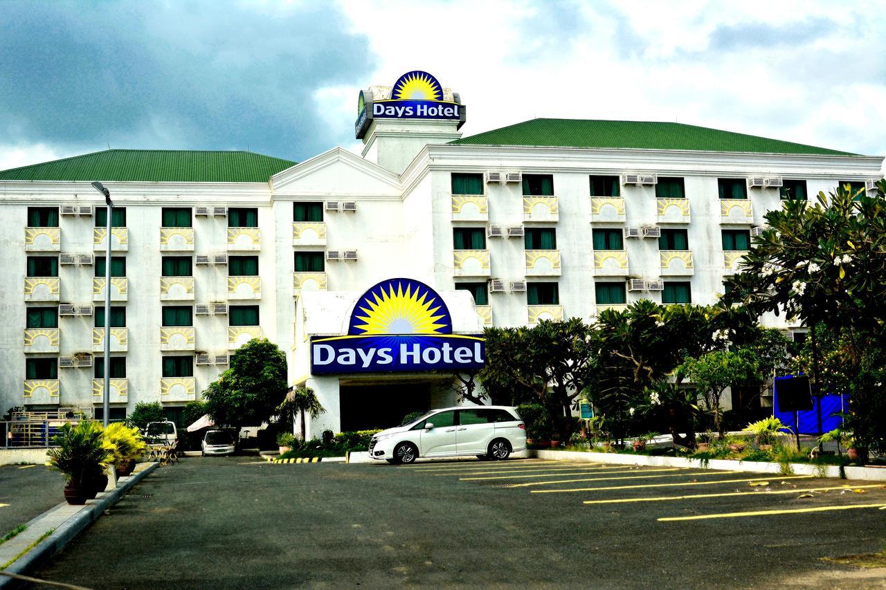 Days Hotel By Wyndham Batangas Bagian luar foto